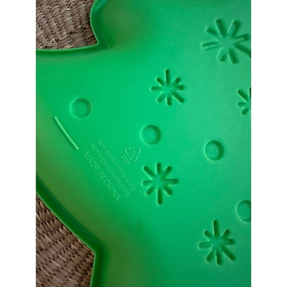 Green Christmas Tree Serving Platter – Festive Holiday Tray - Picture 9 of 9